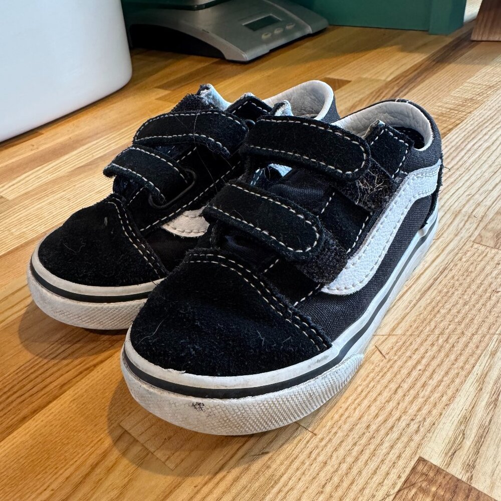 Vans – Little Kids Old Skool V Shoe